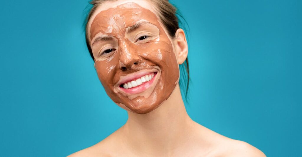 Gliniana ściana, która grzeje i chłodzi: kapilarne maty wodne ukryte pod tynkiem – ciche, zdrowe i energooszczędne strefy komfortu